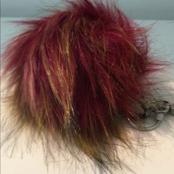 TOPSHOP FREEDOM FAUX FUR BALL RHINESTONE KEY CHAIN - Picture 4 of 4